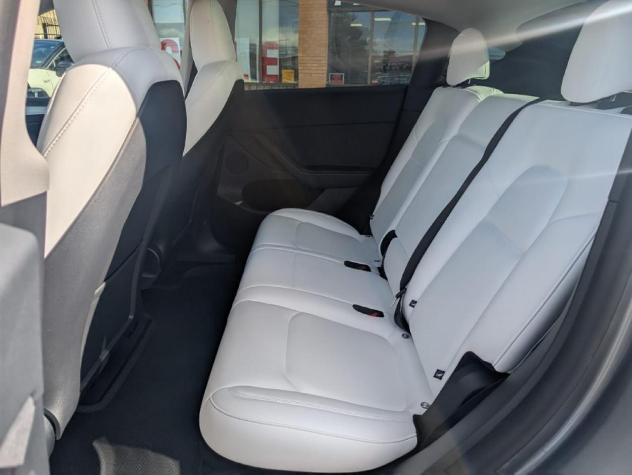 2024 Tesla Model Y LONG RANGE - Photo #20