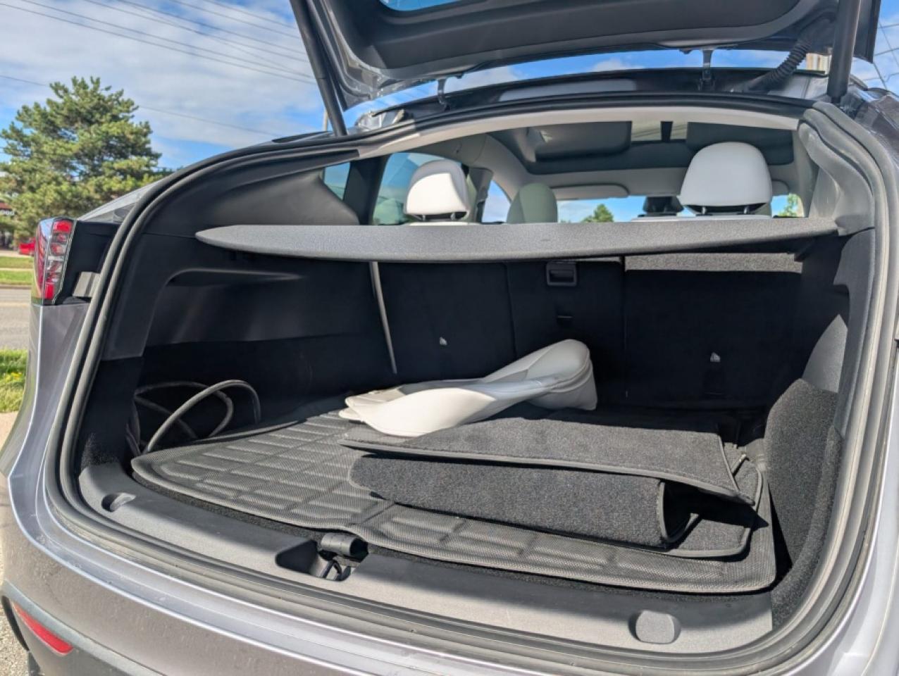 2024 Tesla Model Y LONG RANGE - Photo #24