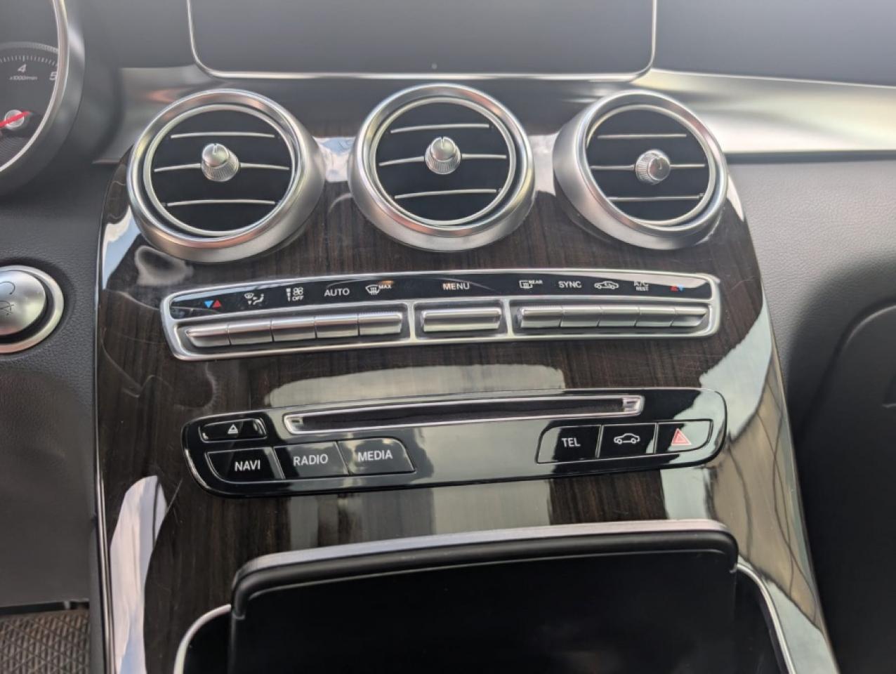 2019 Mercedes-Benz GLC GLC 300 4MATIC - Photo #18