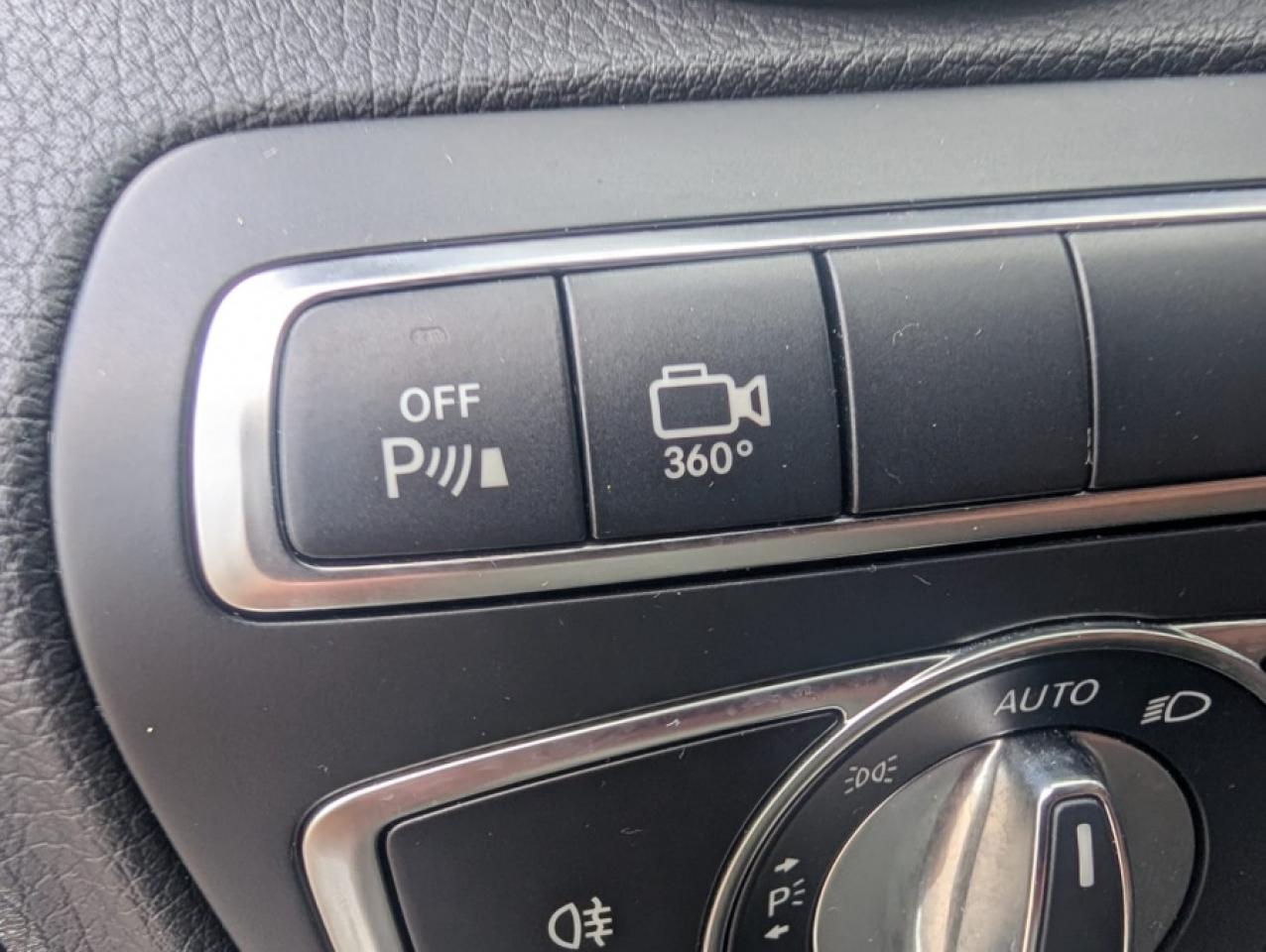 2019 Mercedes-Benz GLC GLC 300 4MATIC - Photo #23