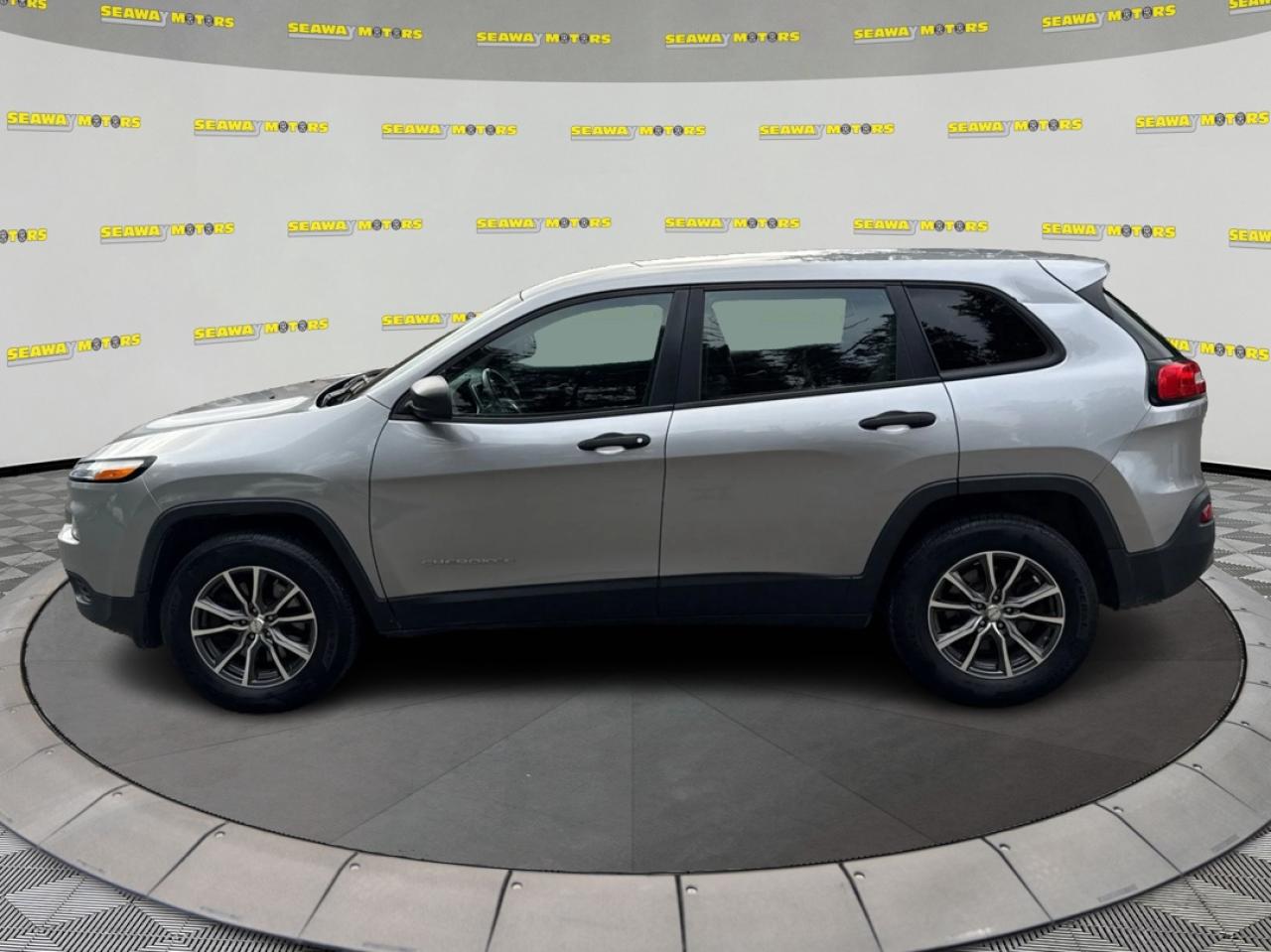 2014 Jeep Cherokee Sport - Photo #6