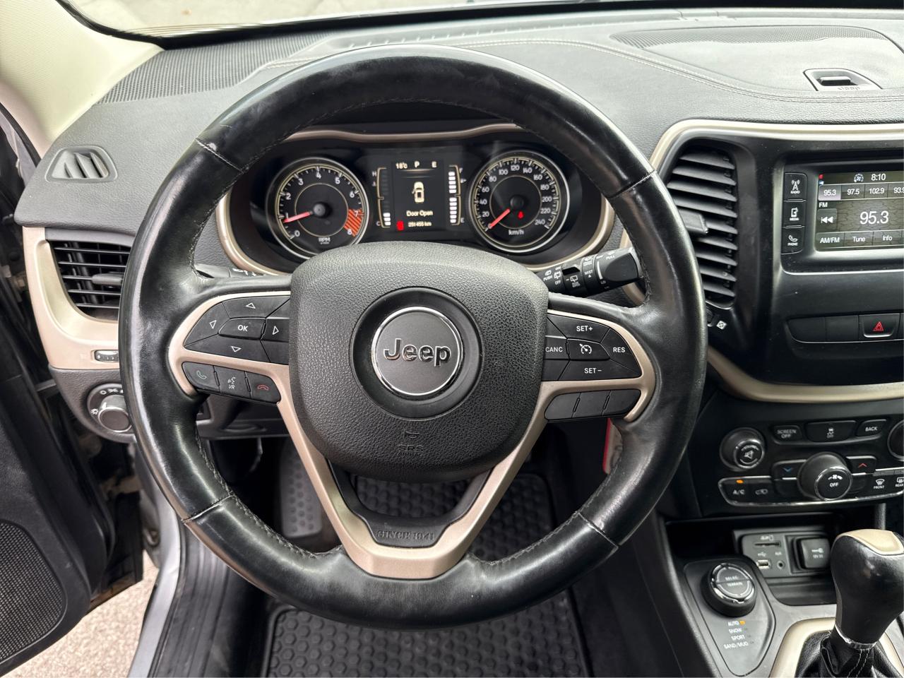 2014 Jeep Cherokee Sport - Photo #14