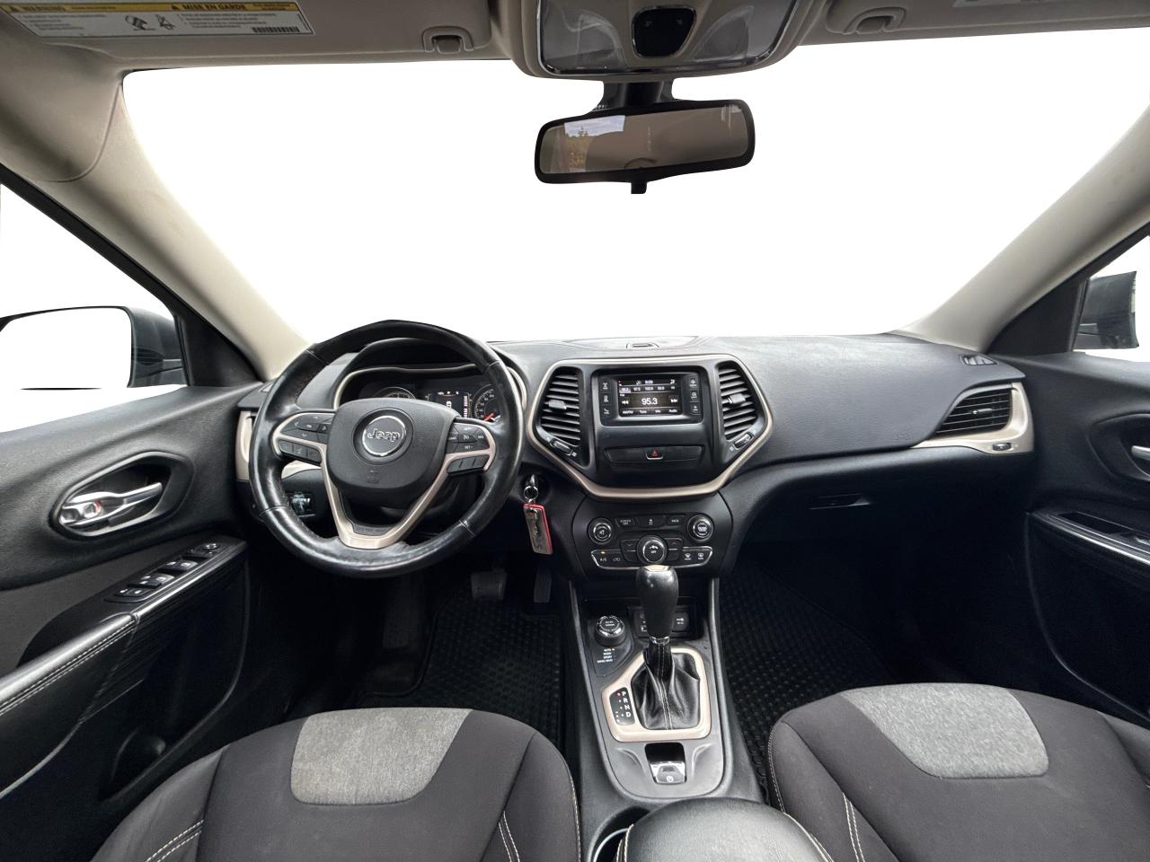 2014 Jeep Cherokee Sport - Photo #15