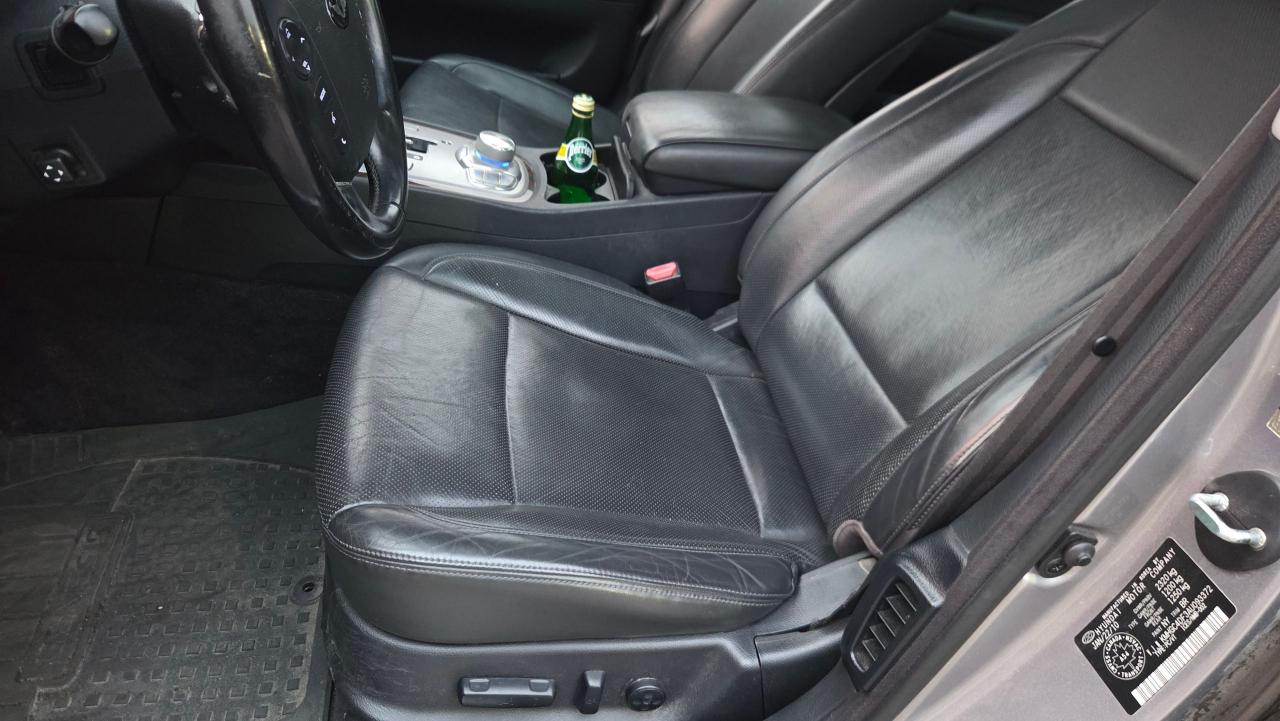 2010 Hyundai Genesis 4dr Sdn V8 w/Technology Pkg - Photo #12