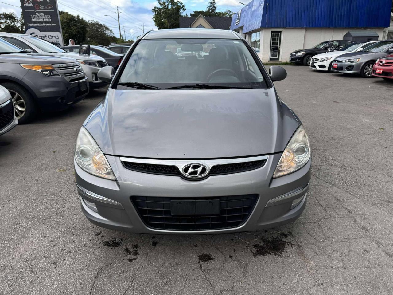2011 Hyundai Elantra Touring 4dr Wgn Auto - Photo #2