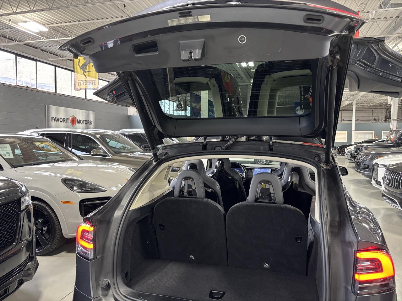 2016 Tesla Model X 90D|HIGHWAYAUTOPILOT|NAV|6PASSENGER|FALCONDOORS|++ - Photo #6