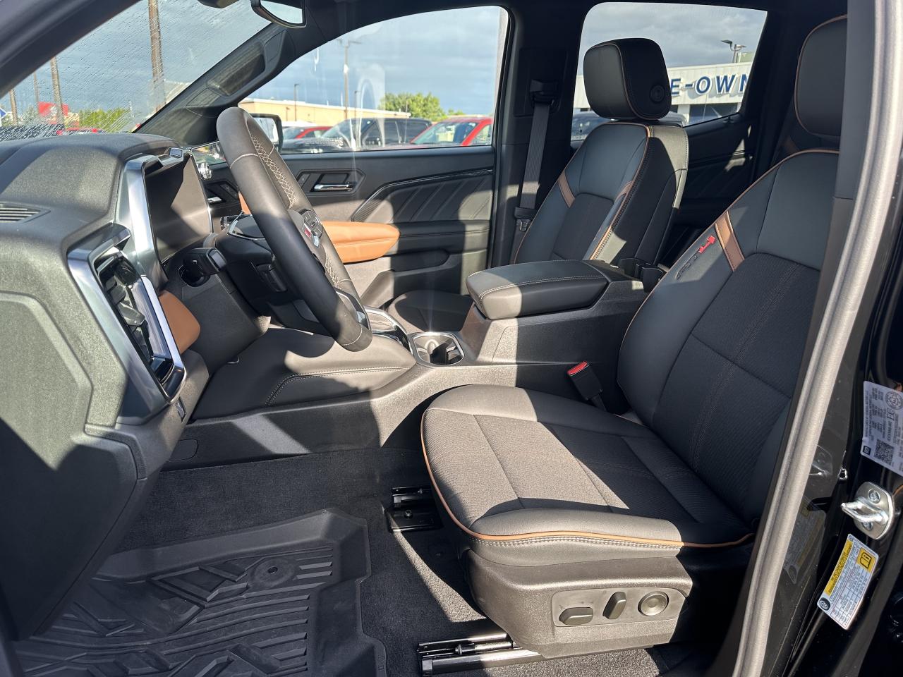 2025 GMC Canyon AT4 Photo