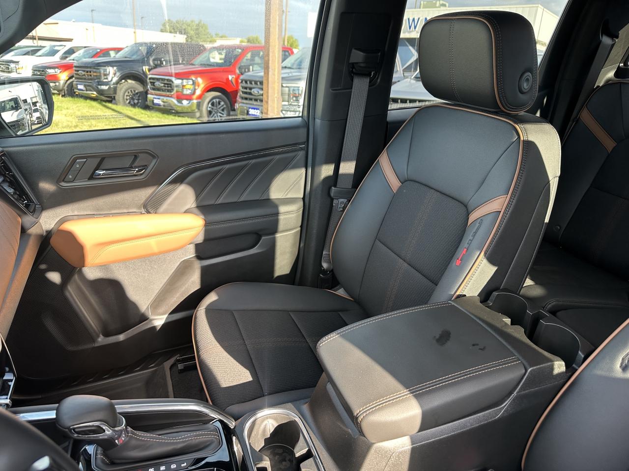 2025 GMC Canyon AT4 Photo