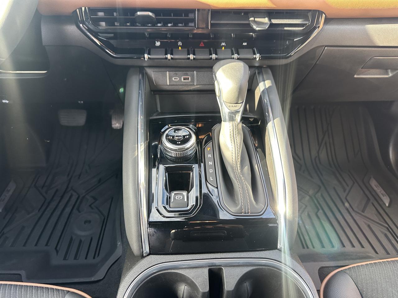 2025 GMC Canyon AT4 Photo