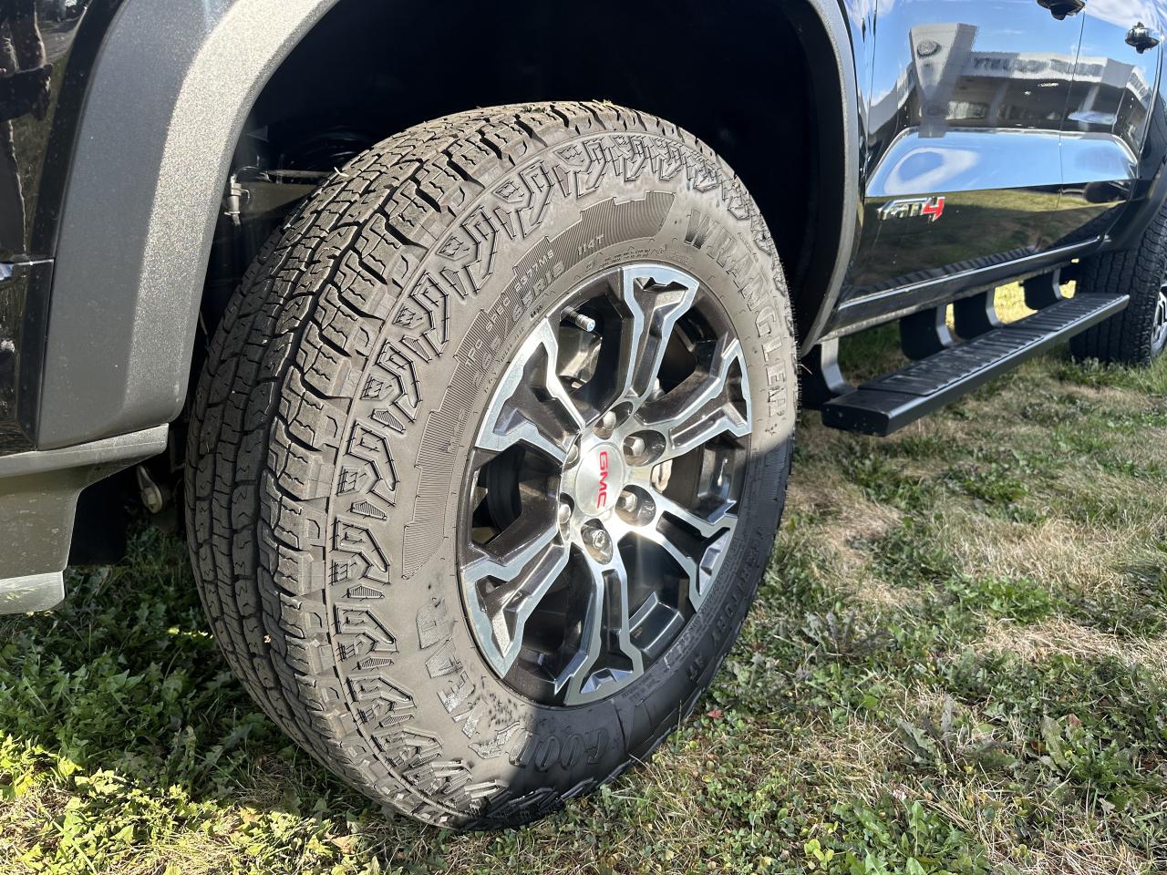 2025 GMC Canyon AT4 Photo