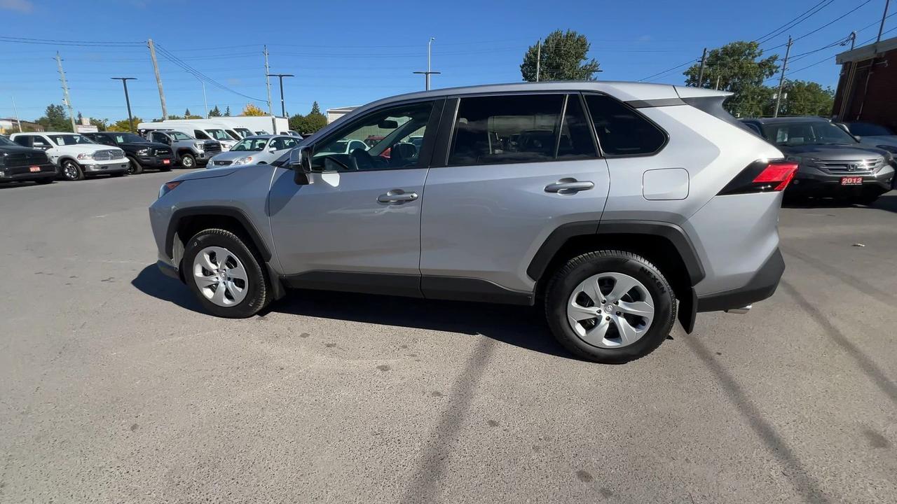 2023 Toyota RAV4 AWD | HEATED SEATS | CARPLAY | BLIND SPOT | A/C Photo