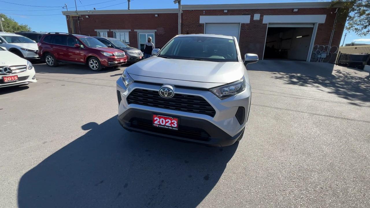 2023 Toyota RAV4 AWD | HEATED SEATS | CARPLAY | BLIND SPOT | A/C Photo2