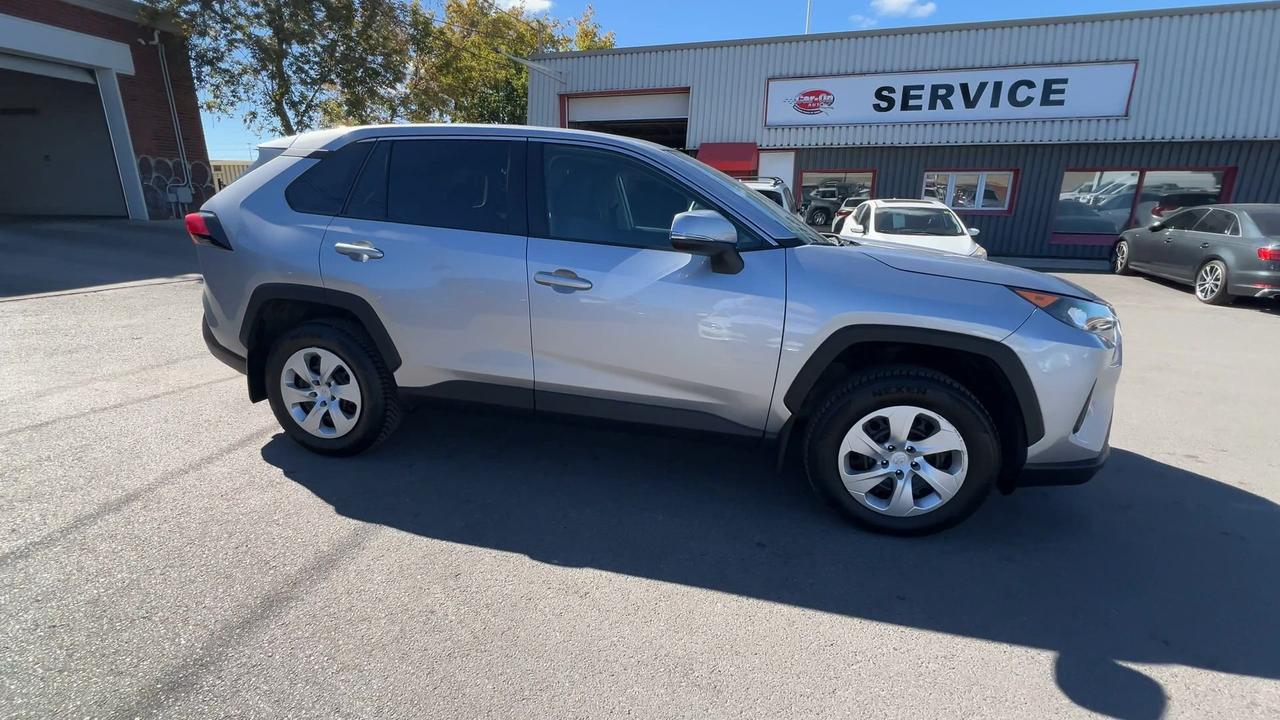 2023 Toyota RAV4 AWD | HEATED SEATS | CARPLAY | BLIND SPOT | A/C Photo