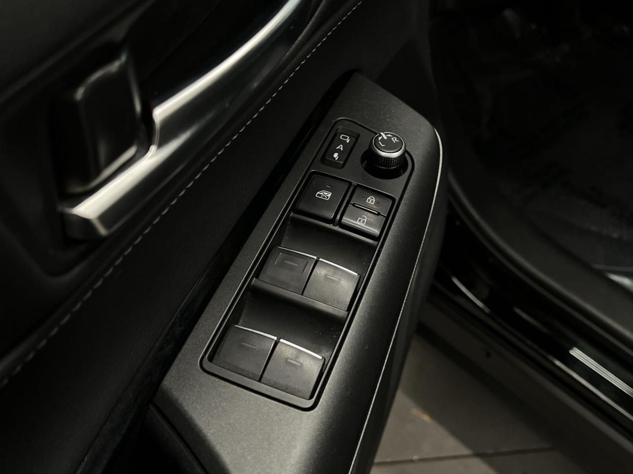 2024 Toyota Venza HYBRID AWD | HTD SEATS | CARPLAY | 18IN ALLOYS Photo