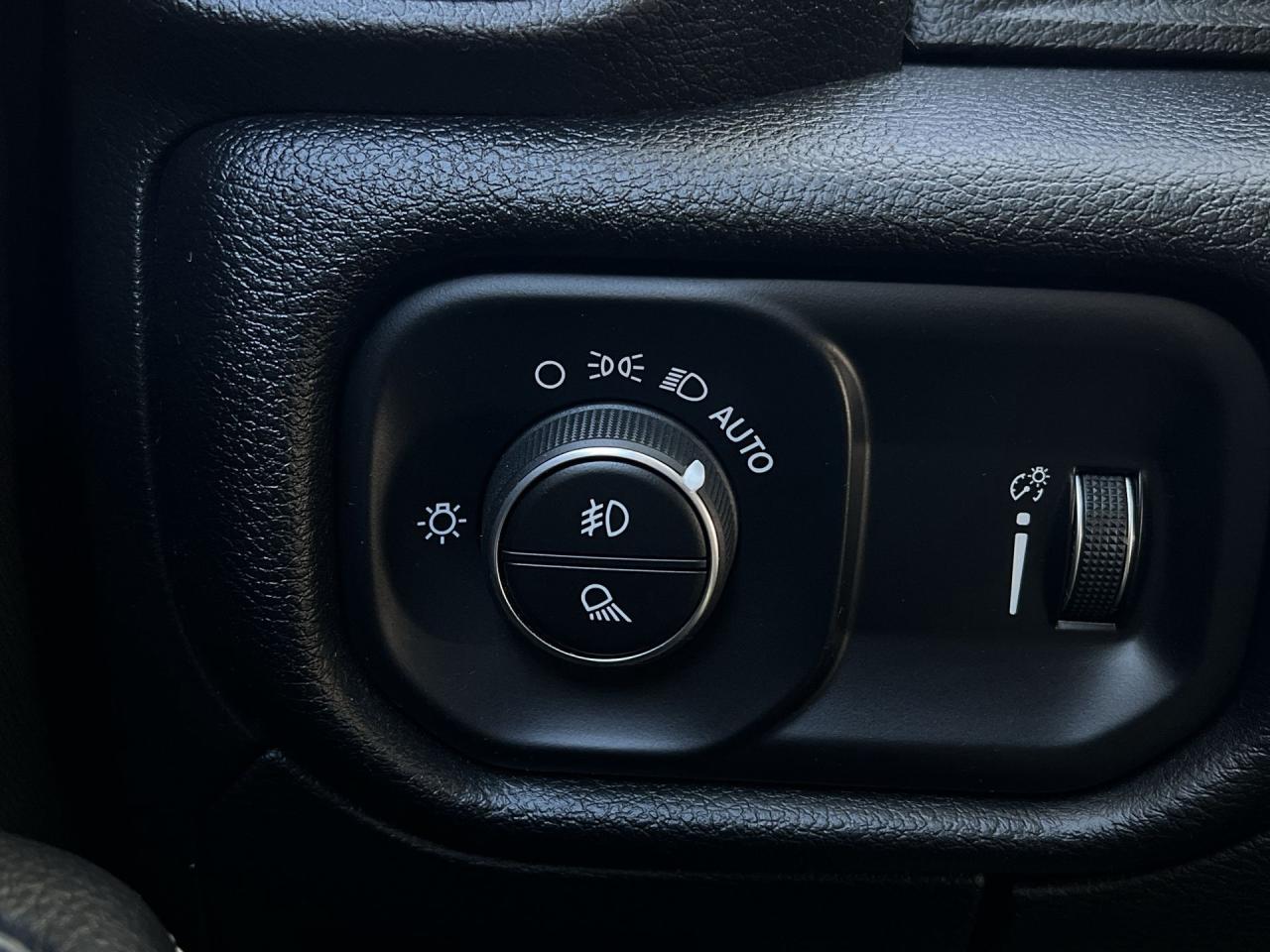 2020 RAM 1500 REBEL 4X4 | 5.7L HEMI V8 | HTD LEATHER | CARPLAY Photo