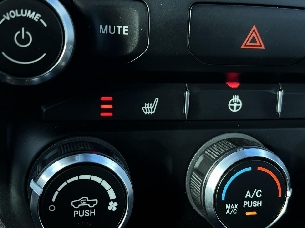 2020 RAM 1500 REBEL 4X4 | 5.7L HEMI V8 | HTD LEATHER | CARPLAY Photo