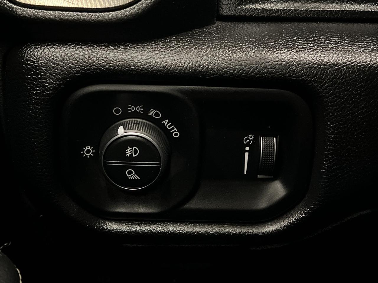 2020 RAM 1500 REBEL 4X4 | 5.7L HEMI V8 | HTD LEATHER | CARPLAY Photo