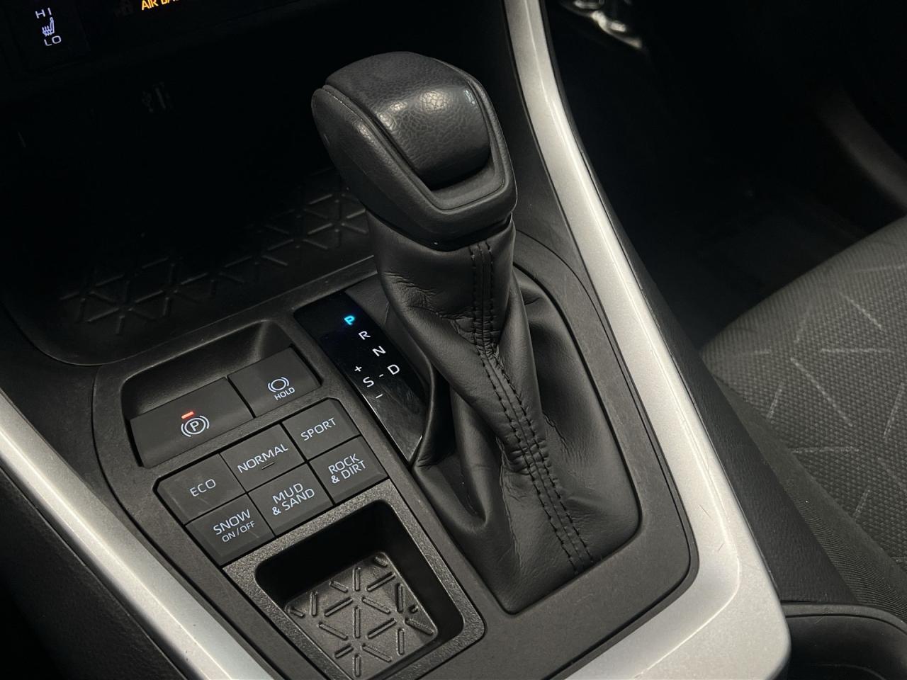 2023 Toyota RAV4 AWD | HEATED SEATS | CARPLAY | BLIND SPOT | A/C Photo