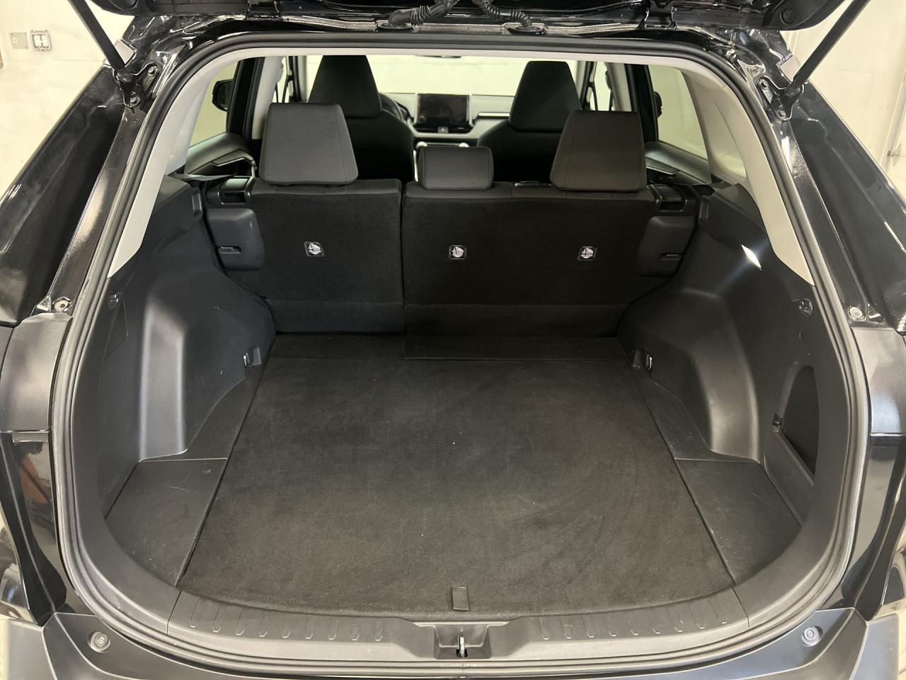 2023 Toyota RAV4 AWD | HEATED SEATS | CARPLAY | BLIND SPOT | A/C Photo