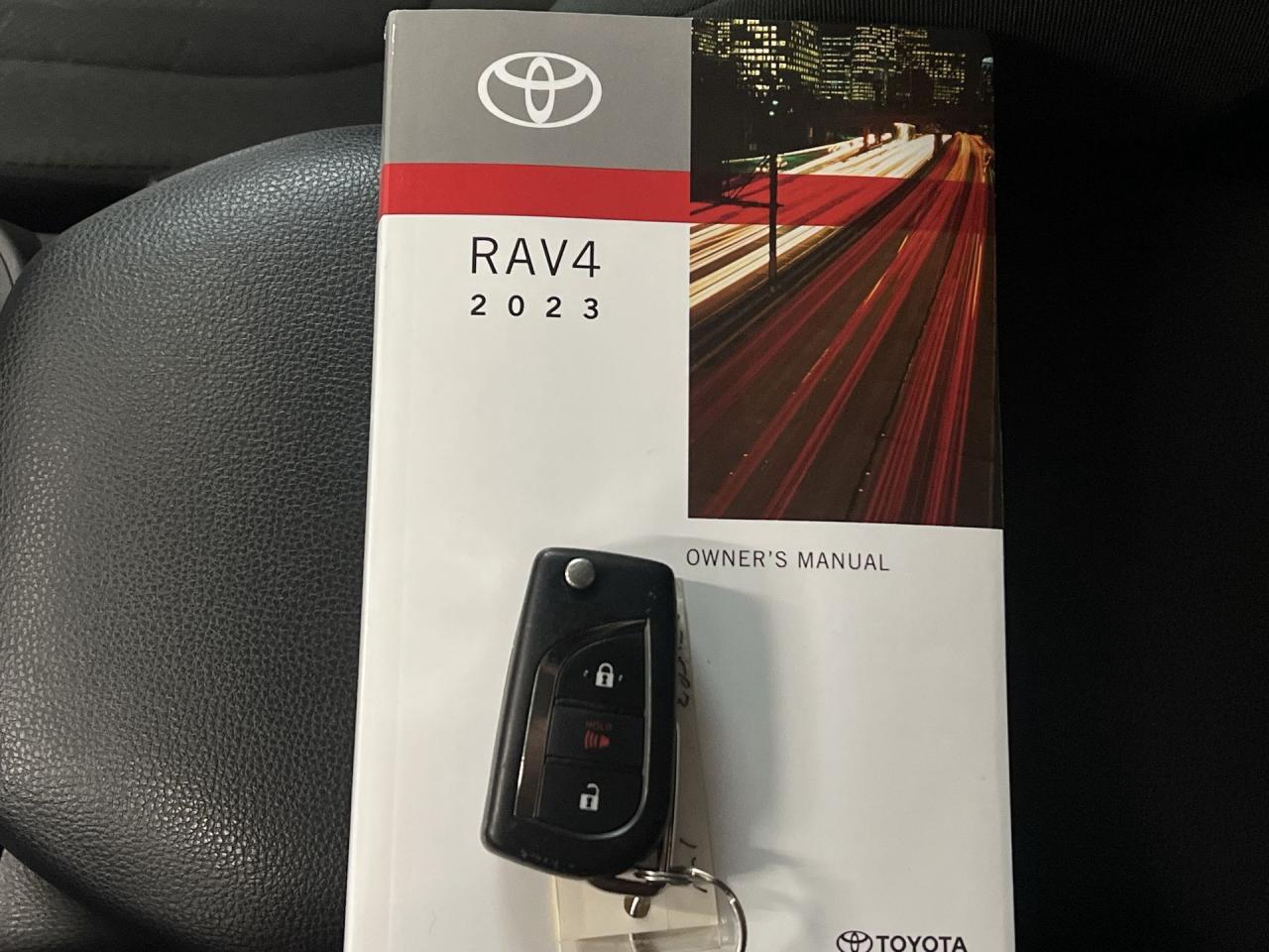2023 Toyota RAV4 AWD | HEATED SEATS | CARPLAY | BLIND SPOT | A/C Photo