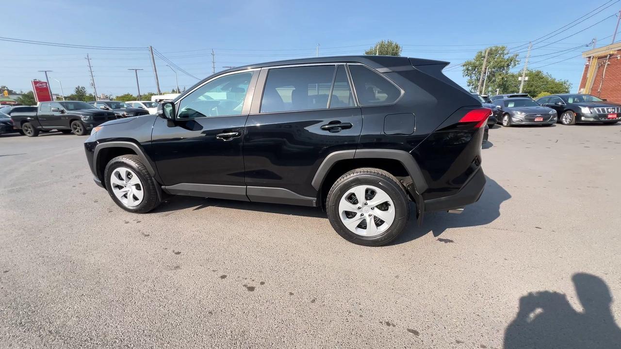 2023 Toyota RAV4 AWD | HEATED SEATS | CARPLAY | BLIND SPOT | A/C Photo