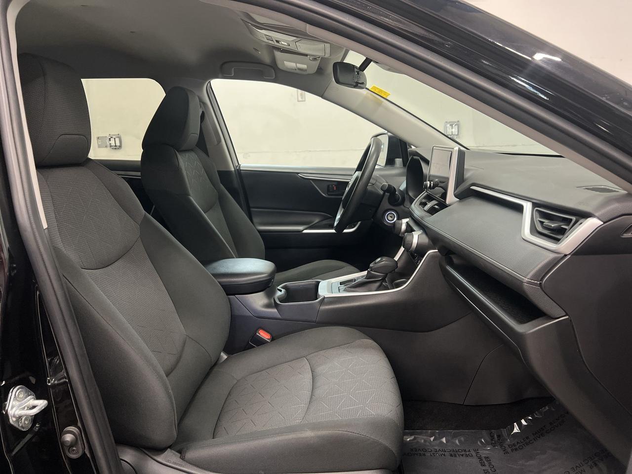 2023 Toyota RAV4 AWD | HEATED SEATS | CARPLAY | BLIND SPOT | A/C Photo