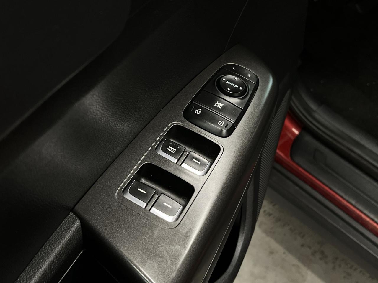 2017 Kia Sportage AWD | ONLY 68,000KMS | HEATED SEATS | AllOYS Photo