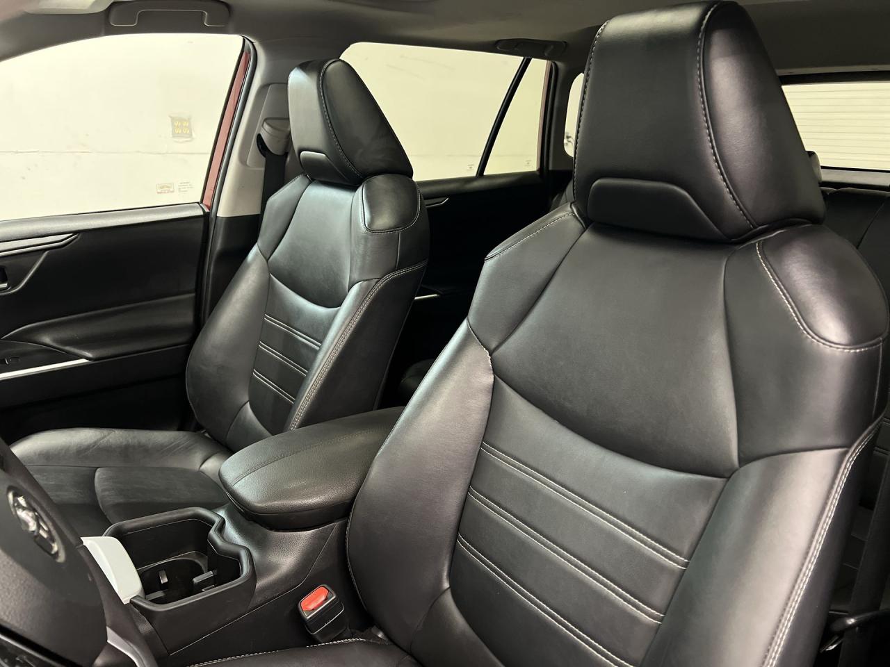 2022 Toyota RAV4 XLE PREMIUM AWD |HTD LEATHER |SUNROOF |19IN ALLOYS Photo