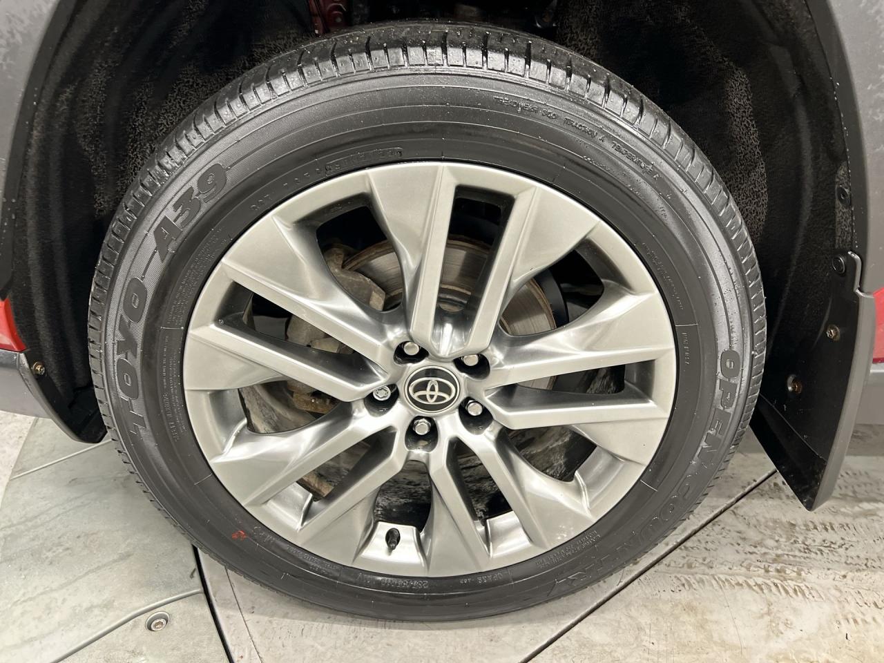 2022 Toyota RAV4 XLE PREMIUM AWD |HTD LEATHER |SUNROOF |19IN ALLOYS Photo