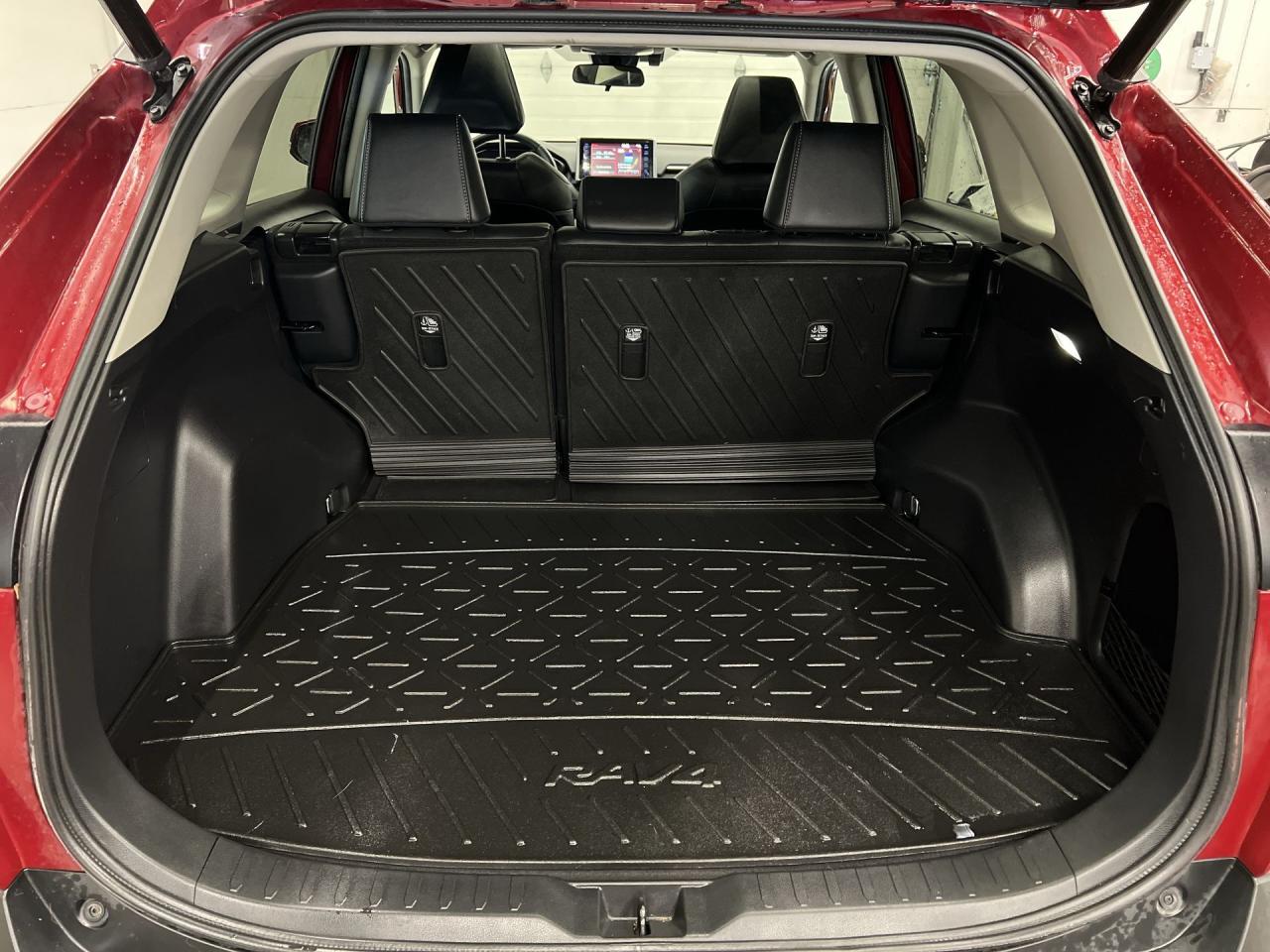 2022 Toyota RAV4 XLE PREMIUM AWD |HTD LEATHER |SUNROOF |19IN ALLOYS Photo