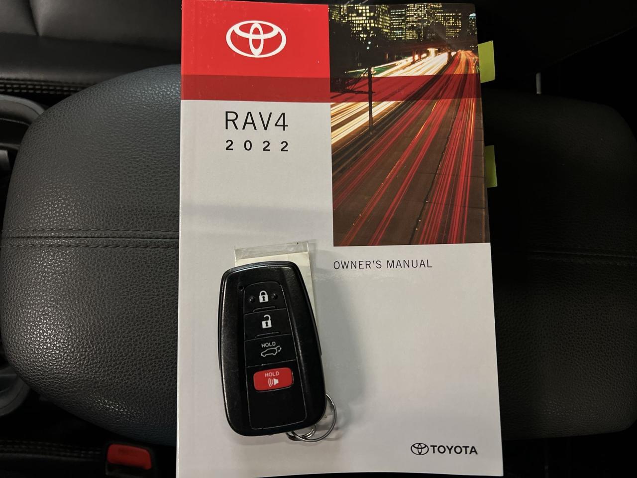 2022 Toyota RAV4 XLE PREMIUM AWD |HTD LEATHER |SUNROOF |19IN ALLOYS Photo