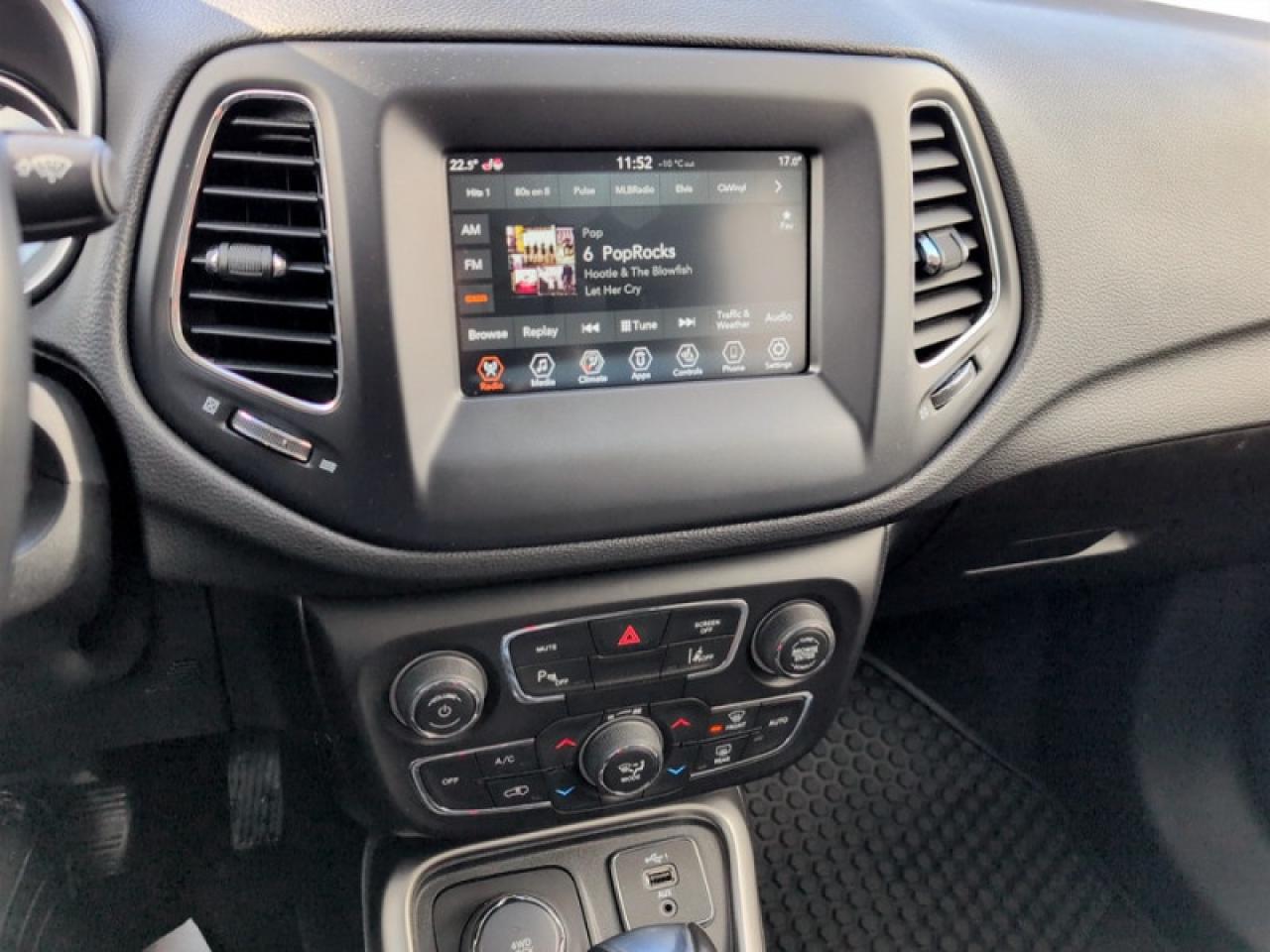 2021 Jeep Compass North  **VERY LOW MILEAGE** Photo