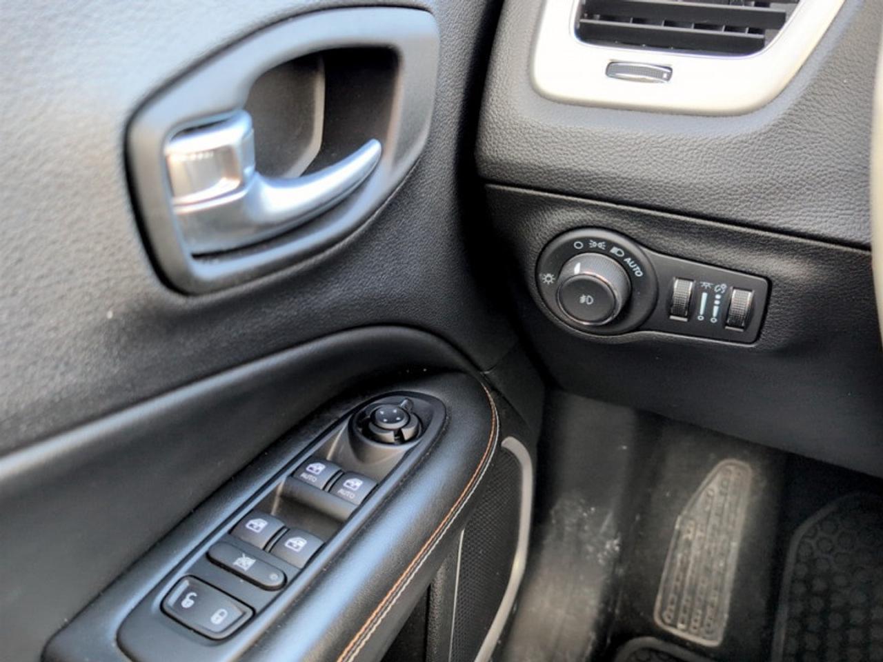 2021 Jeep Compass North  **VERY LOW MILEAGE** Photo