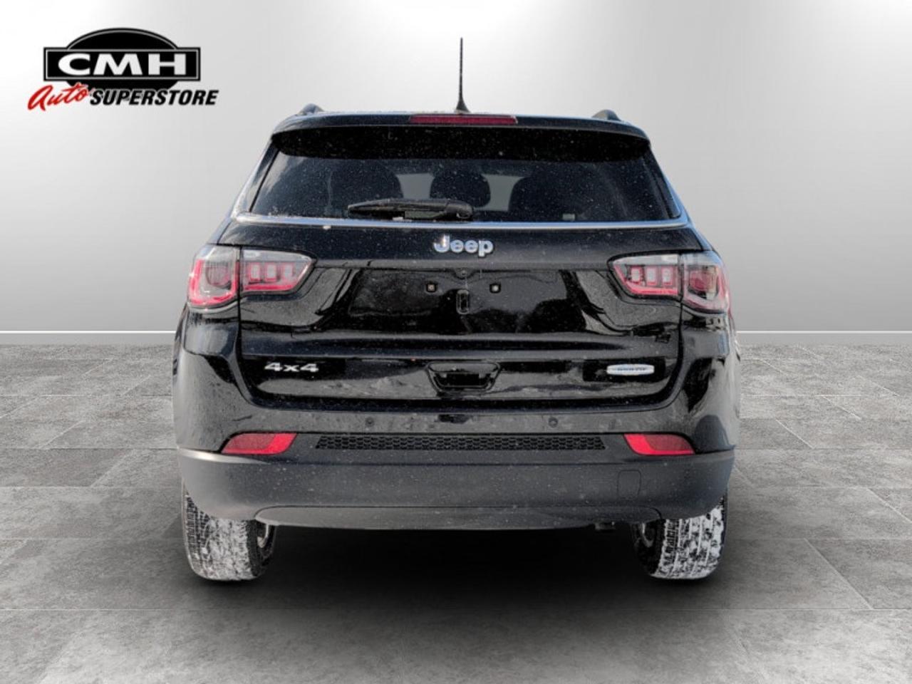 2021 Jeep Compass North  **VERY LOW MILEAGE** Photo3