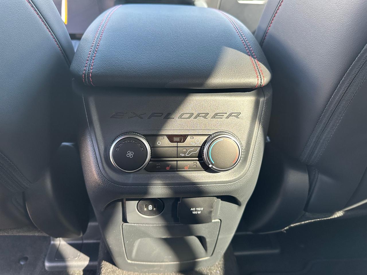 2025 Ford Explorer ST-LINE 4WD Photo4