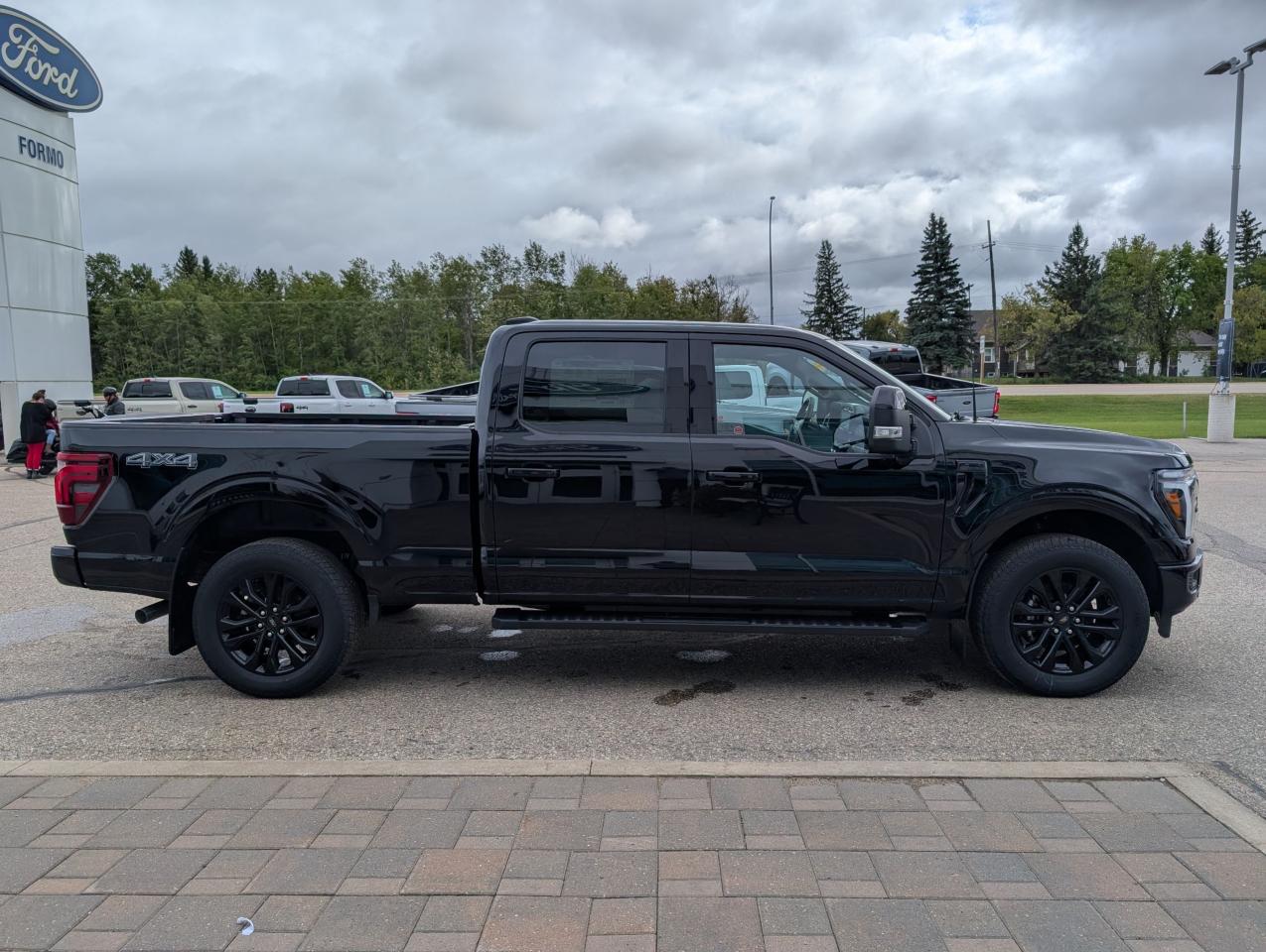 2025 Ford F-150 Lariat Photo4
