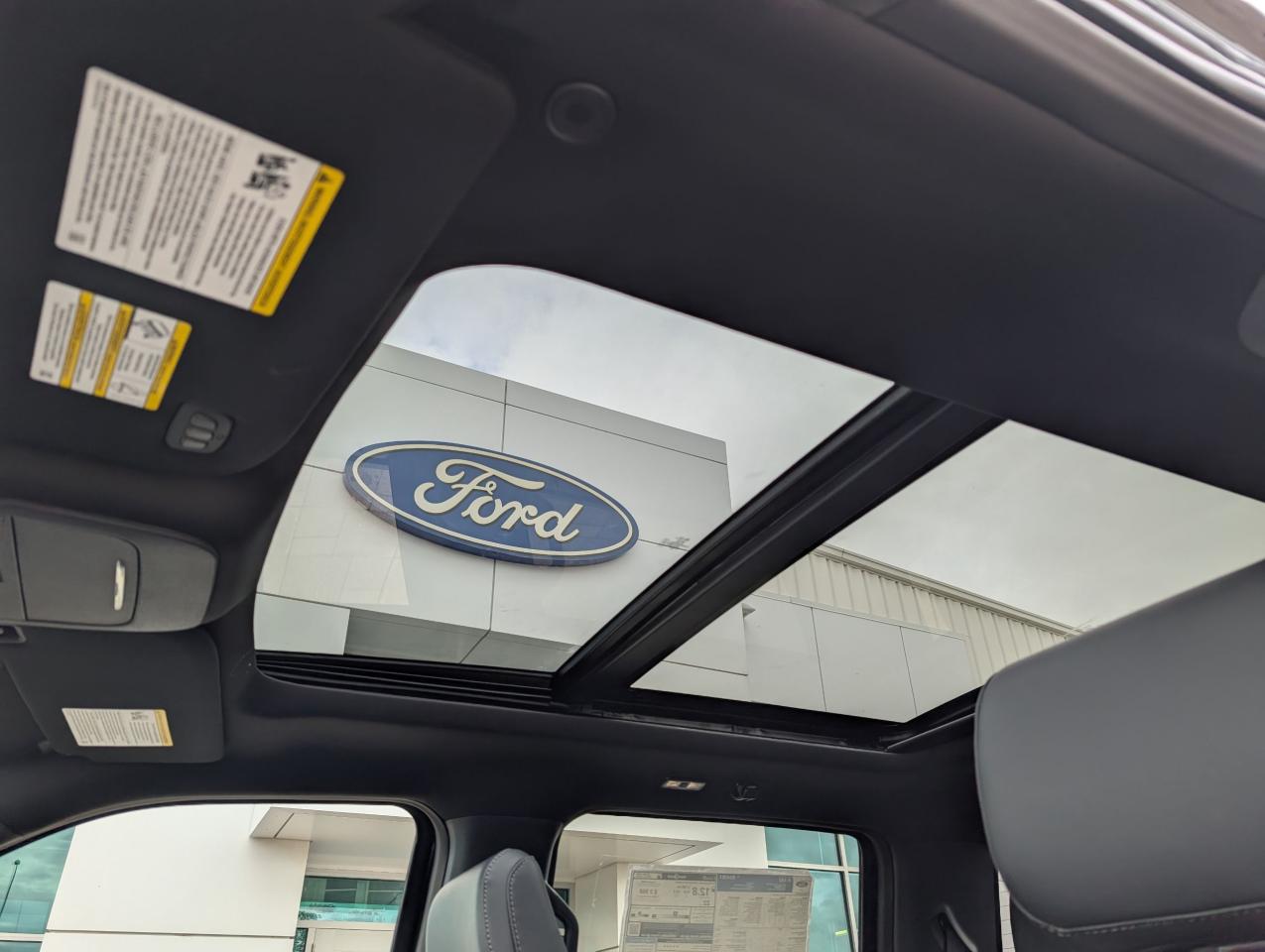 2025 Ford F-150 Lariat Photo5
