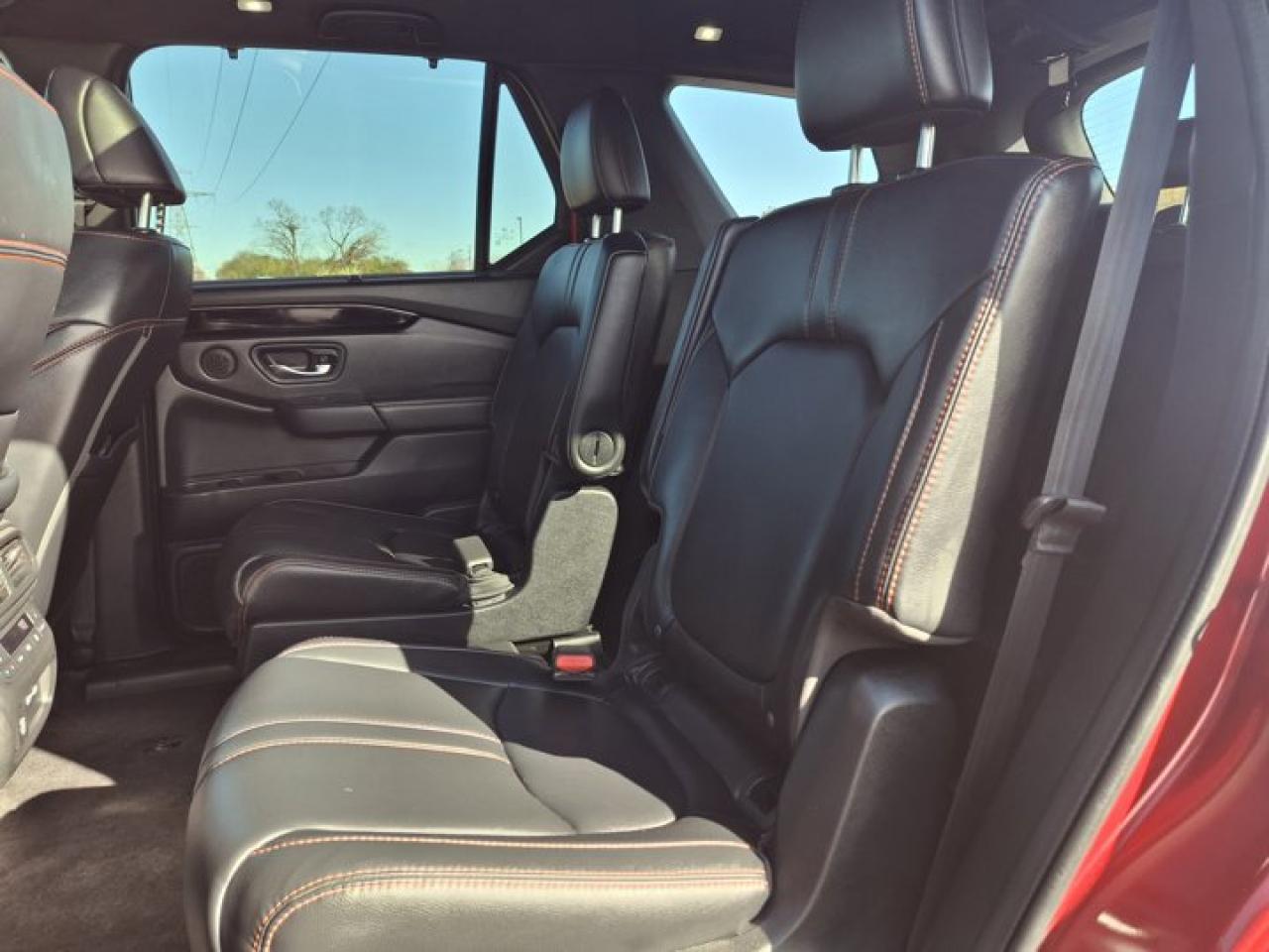 2023 Honda Pilot TrailSport AWD | Leather | Sunroof | Adaptive Cruise | Heated Wheel + Seats | Power Seat & More ! Photo