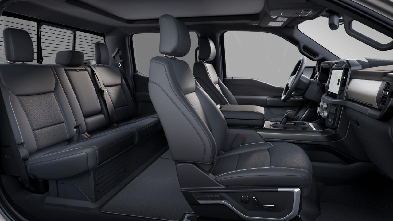 2025 Ford F-150 Lariat Photo3