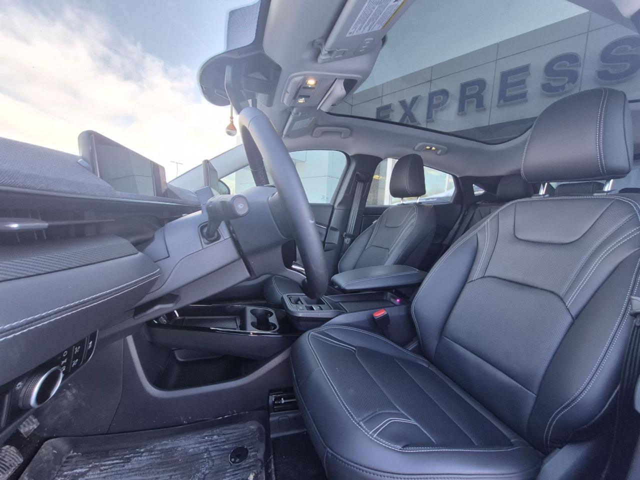 2025 Ford Mustang Mach-E PREMIUM AWD, EXTENDED RANGE, PANORAMIC ROOF Photo