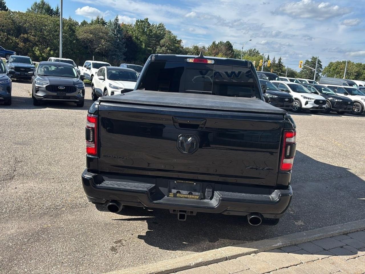 2021 RAM 1500 SPORT Photo5