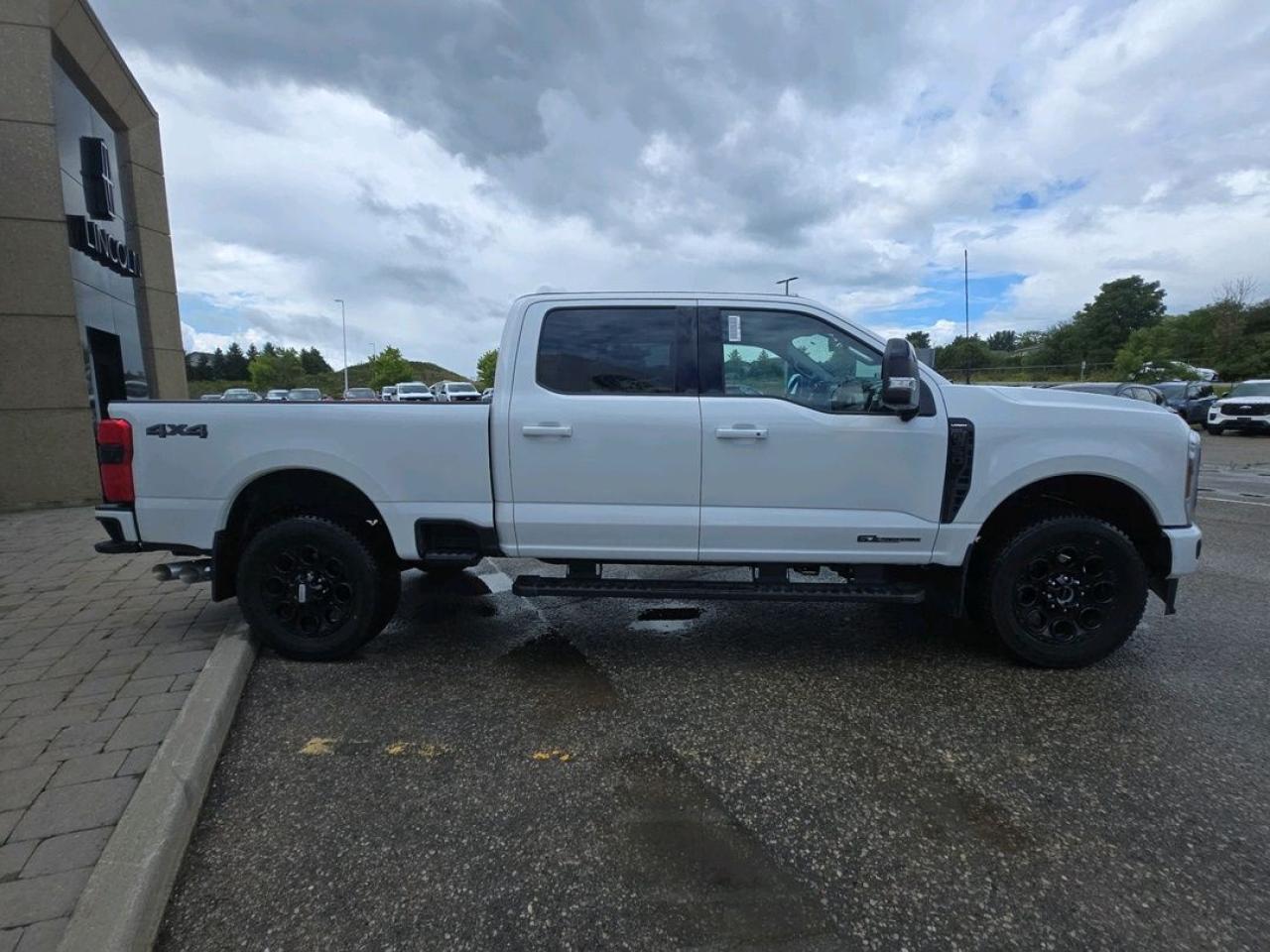2025 Ford F-350 Super Duty SRW Lariat Photo