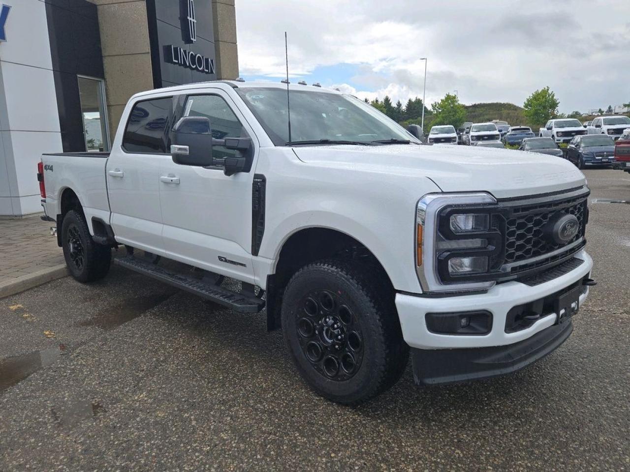 2025 Ford F-350 Super Duty SRW Lariat Photo2