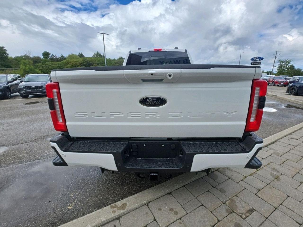2025 Ford F-350 Super Duty SRW Lariat Photo4