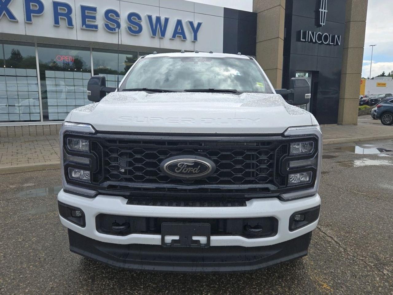 2025 Ford F-350 Super Duty SRW Lariat Photo1