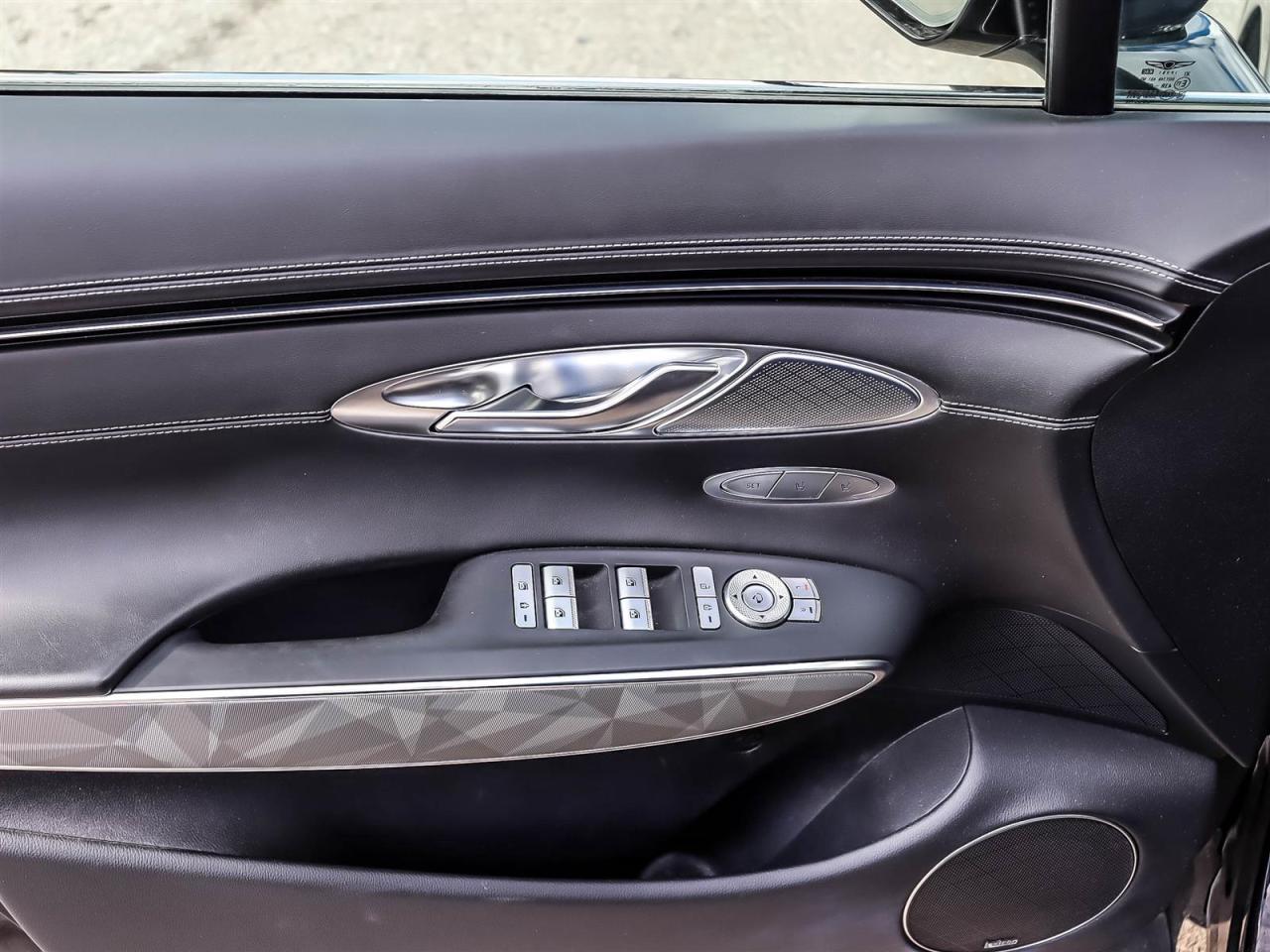 2022 Genesis GV70 2.5T Prestige Photo4