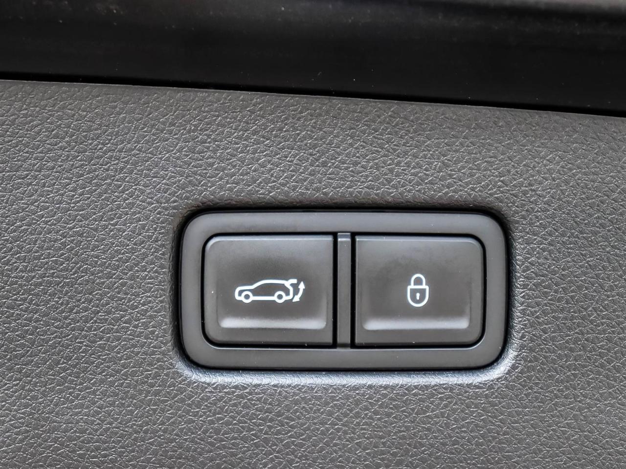 2022 Genesis GV70 2.5T Prestige Photo