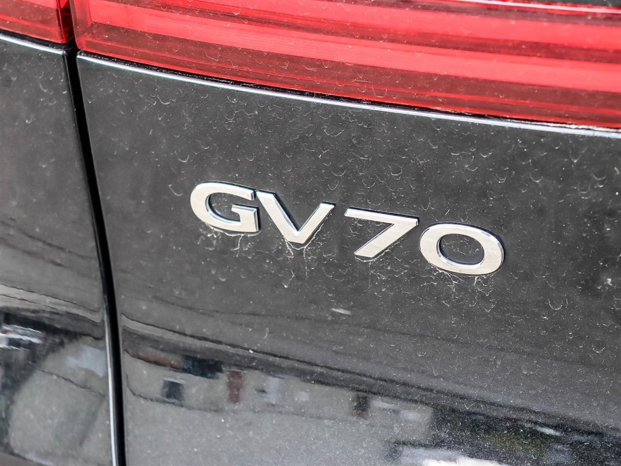 2022 Genesis GV70 2.5T Prestige Photo