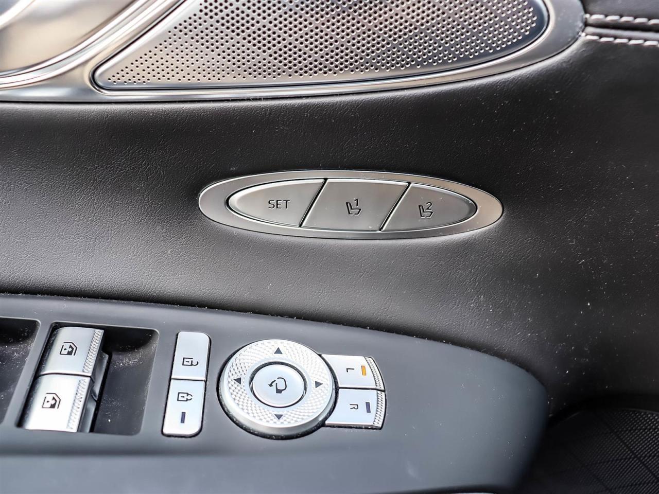 2022 Genesis GV70 2.5T Prestige Photo