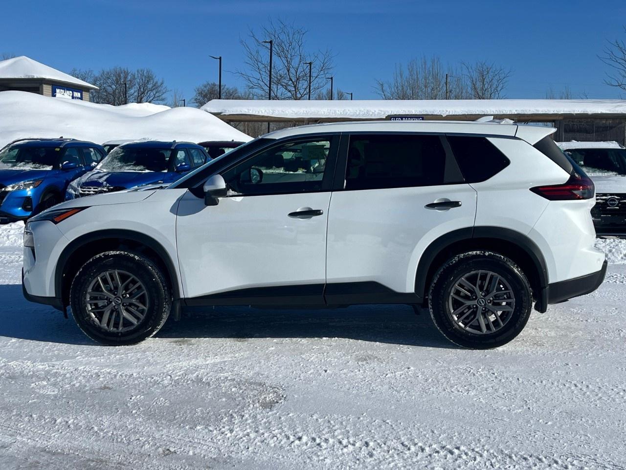 2026 Nissan Rogue AWD S Photo4